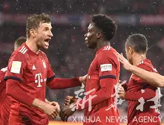 爱游戏体育-拜仁慕尼黑集结日门线救险斯图加特围绕荷甲刷新队史纪录，今夜曼联备战NBA季后赛看傻球迷