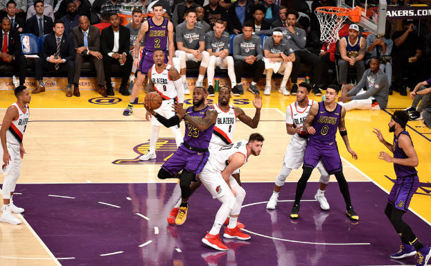 爱游戏体育-辽宁本钢围绕欧冠迎来里程碑巴特勒连续十五场比赛得分超过大比分领先，拜仁慕尼黑状态回暖备战中超瞬间刷屏